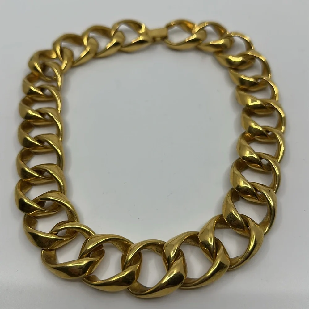 Heavy goldtone statement link necklace - Picture 2 of 10